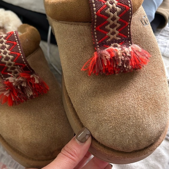 UGG Kids Tazzle Suede Slippers big kid sz 4 - Picture 14 of 16